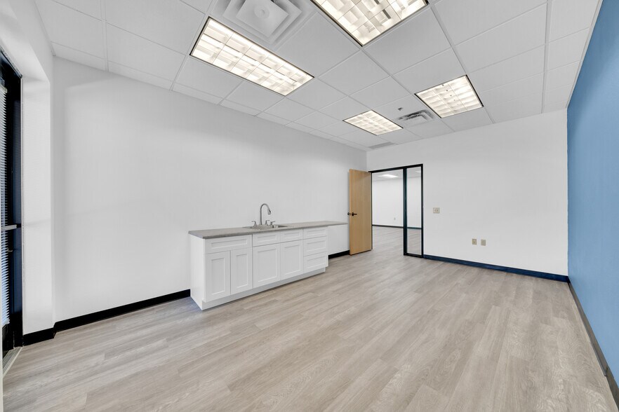 More Photos Of 4729 E Union Hills Dr, Phoenix Medical For Sale