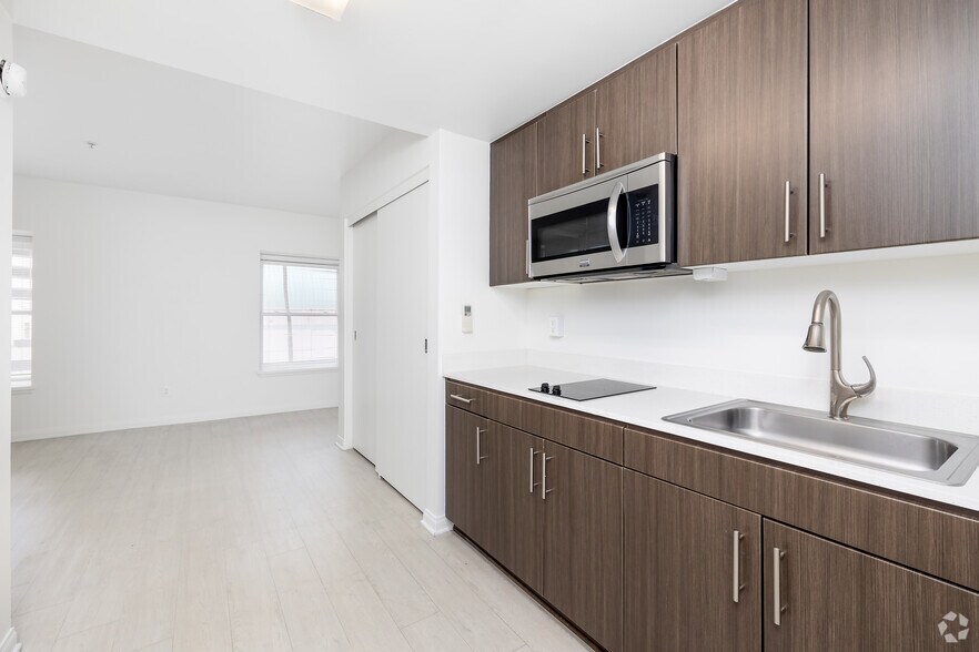 More Photos Of 1311-1313 3rd Street Prom, Santa Monica Apartments For Lease