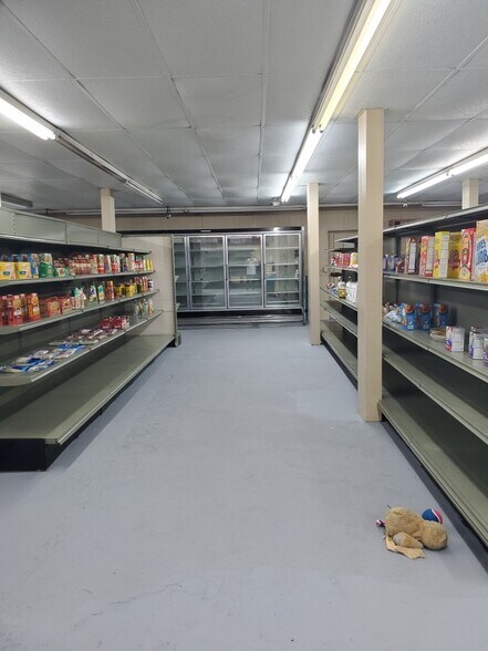 More Photos Of 8717 KY Highway 7, Viper Supermarket For Sale