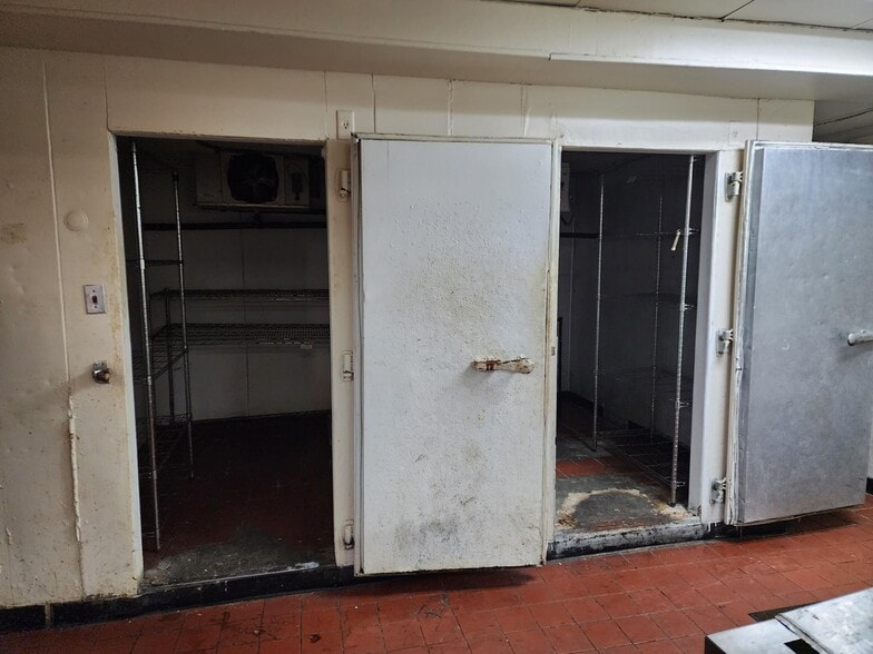 More Photos Of 3812 S Martin Luther King Jr Blvd, Lansing Restaurant For Lease