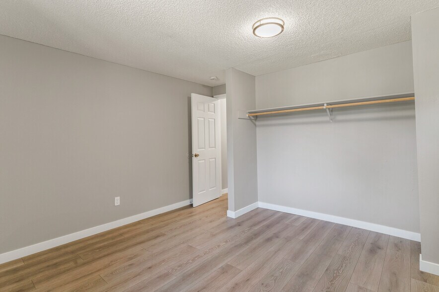 More Photos Of 2048 NE Highway 99W, McMinnville Apartments For Sale
