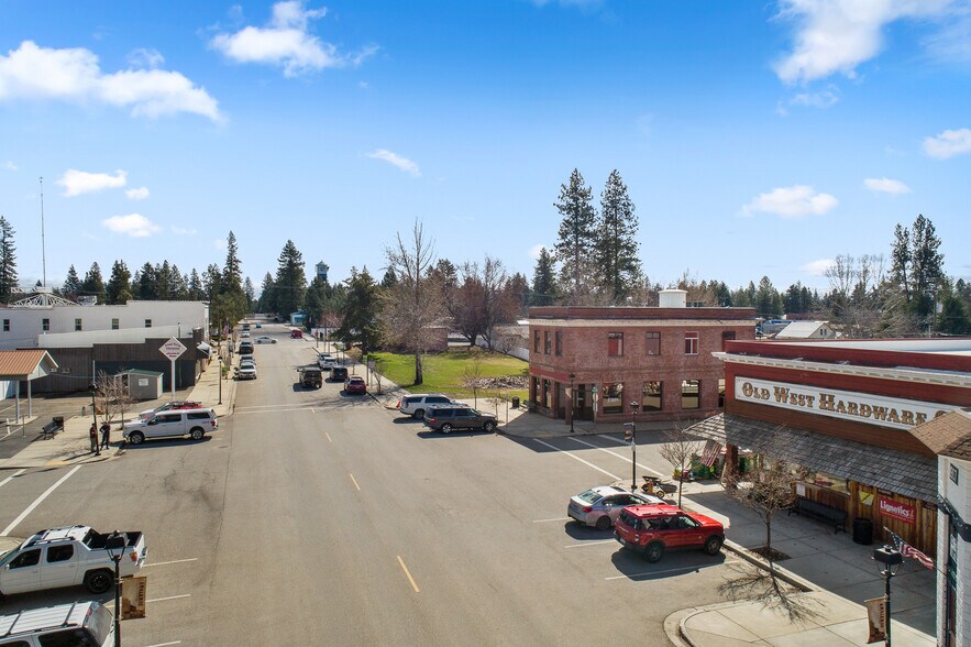 More Photos Of 6210 W Maine St, Spirit Lake Freestanding For Lease