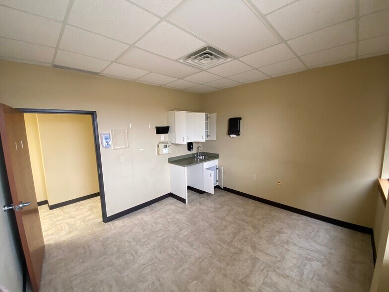 More Photos Of 3370 E Jolly Rd, Lansing Office Residential For Sale