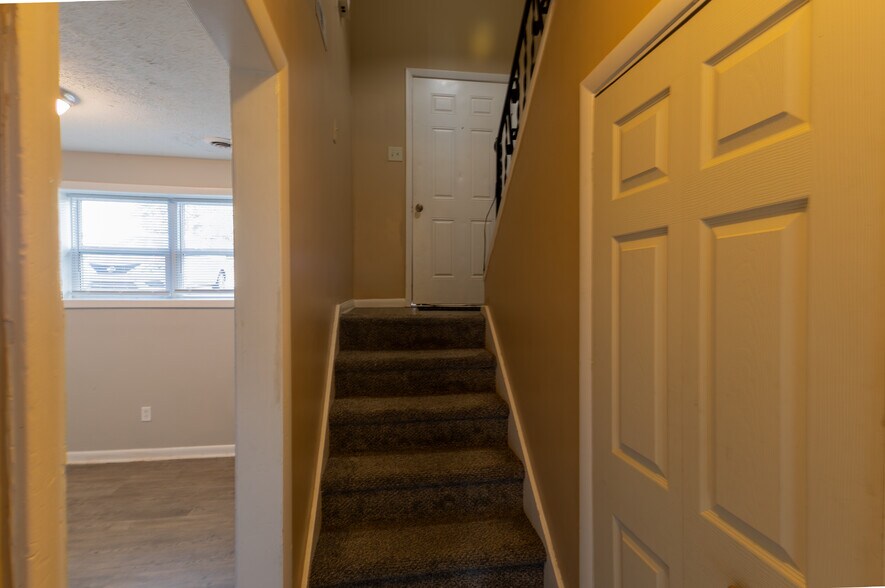 More Photos Of 105 Windy Cir, Franklin Multifamily For Sale