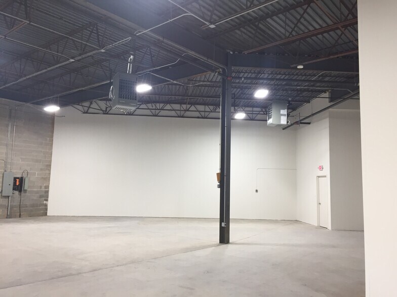 More Photos Of 90 Colin Dr, Holbrook Research And Development For Lease