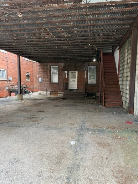 More Photos Of 6233 Gravois Ave, Saint Louis Office For Sale
