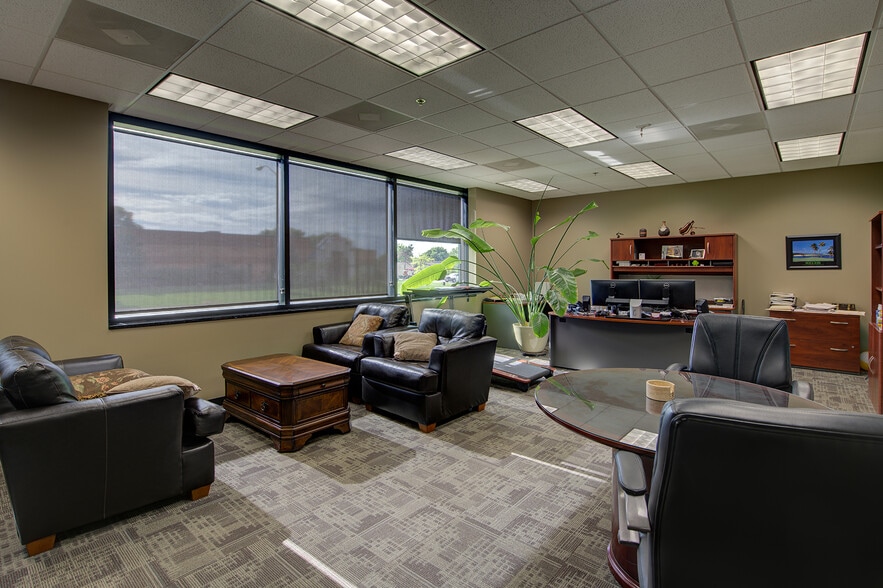 More Photos Of 11200 W 93rd St, Overland Park Flex For Lease