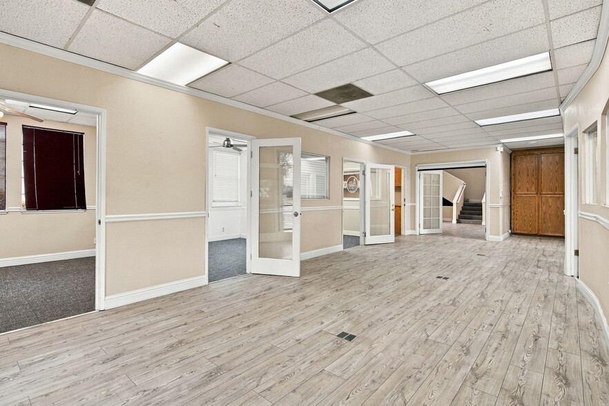 More Photos Of 403 W 11th St, Tracy Office For Sale