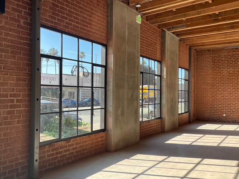 More Photos Of 4005 W Jefferson Blvd, Los Angeles Loft Creative Space For Lease