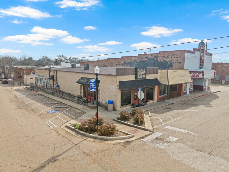 More Photos Of 112 N Lamar St, Daingerfield Storefront For Sale
