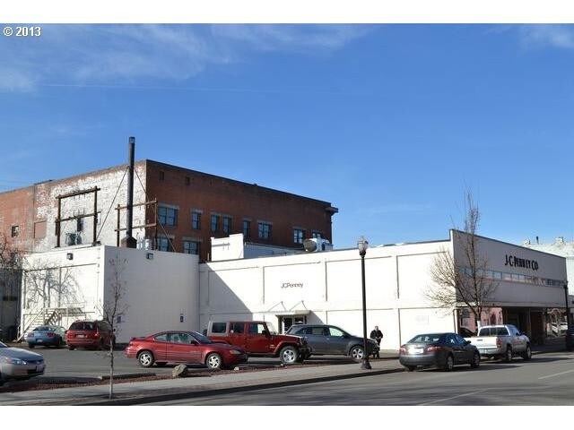 More Photos Of 212 E 2nd St, The Dalles Storefront For Sale