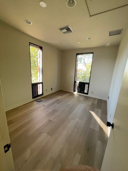 More Photos Of 96 W Campbell Ave, Campbell Office For Lease