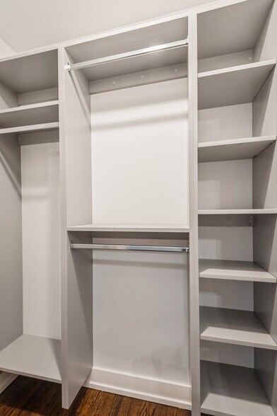 More Photos Of 1535 W Estes Ave, Chicago Multifamily For Sale