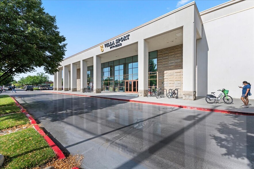 More Photos Of 801 E Parkcenter Blvd, Boise Health Club For Sale