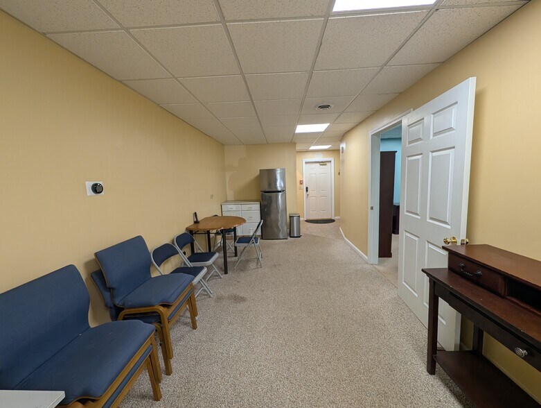 More Photos Of 42 Dover Point Rd, Dover Office For Lease