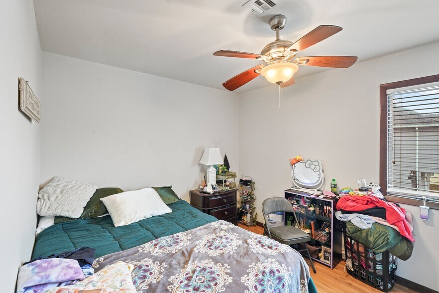 More Photos Of 65 Grand Central Ave, Lavallette Storefront Retail Residential For Sale