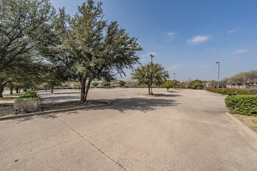 More Photos Of 1001 MacArthur Park, Irving Land For Sale