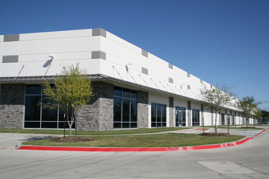 More Photos Of 2360 Crist Rd, Garland Light Distribution For Lease