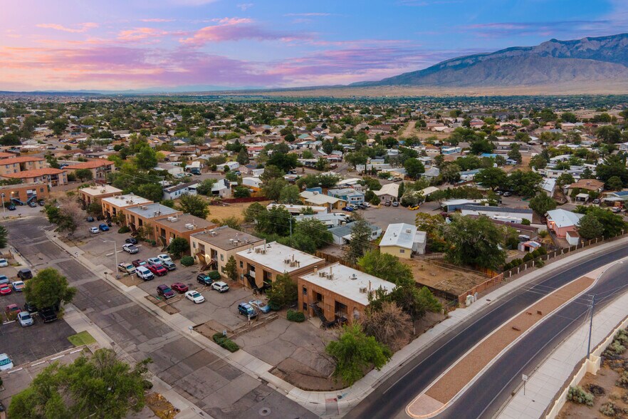 More Photos Of 1000 Meadowlark Ct SE, Rio Rancho Apartments For Sale