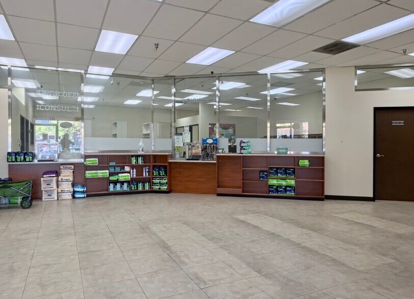 More Photos Of 320-380 S Indian Hill Blvd, Claremont Unknown For Lease