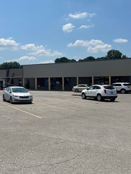 More Photos Of 2038 US Highway 45 Byp, Trenton General Retail For Sale