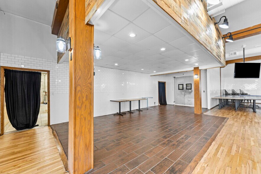 More Photos Of 415 W Madison Ave, Iola Restaurant For Sale