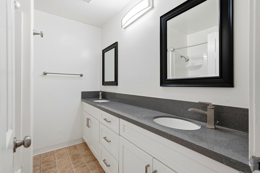 More Photos Of 425 E Tamarack Ave, Inglewood Apartments For Sale