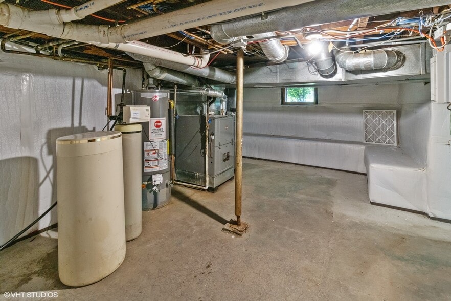 More Photos Of 438 N Hough St, Barrington Office For Sale