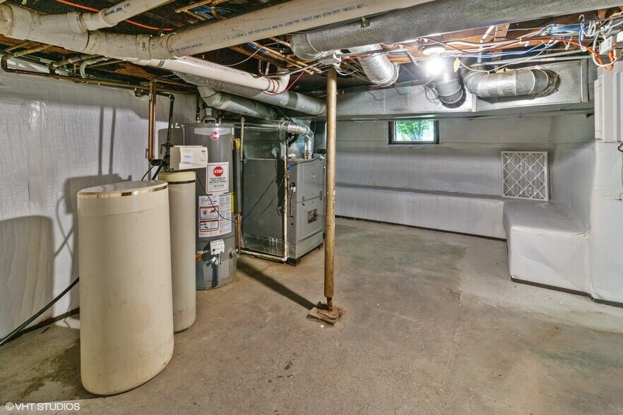 More Photos Of 438 N Hough St, Barrington Office For Sale