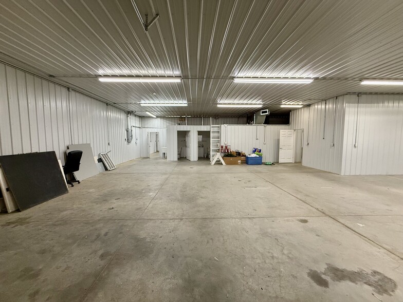 More Photos Of 612 E Tipton St, Seymour Freestanding For Sale