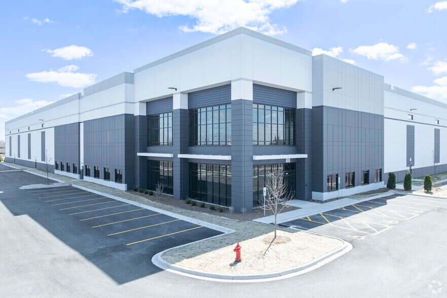 More Photos Of 5301 W Roosevelt Rd, Cicero Distribution For Lease