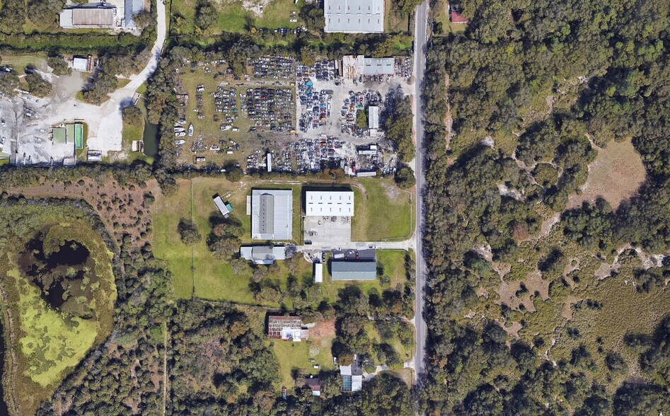 Primary Photo Of 6901 S 78th St, Riverview Warehouse For Lease