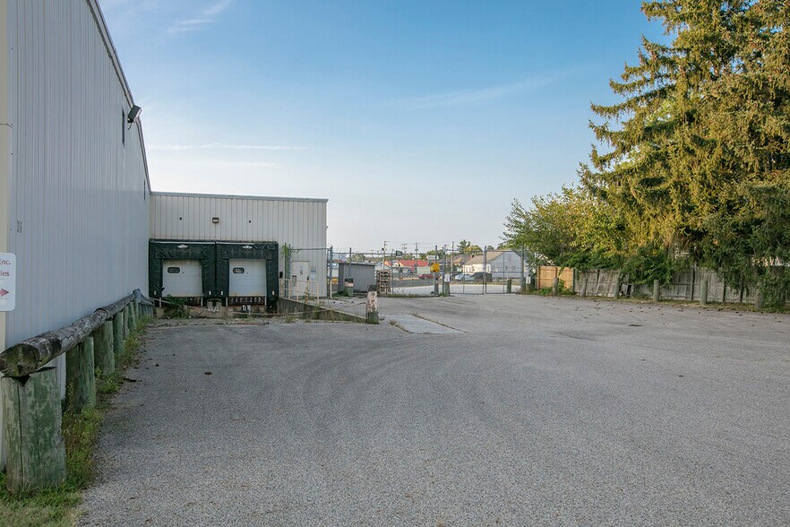 More Photos Of 1739 Cassopolis St, Elkhart Warehouse For Sale