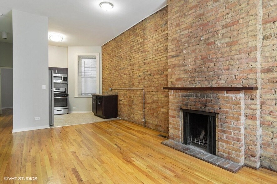 More Photos Of 2300 N Clark St, Chicago Apartments For Lease