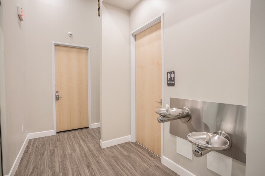 More Photos Of 1324 N Farrell Ct, Gilbert Warehouse For Sale