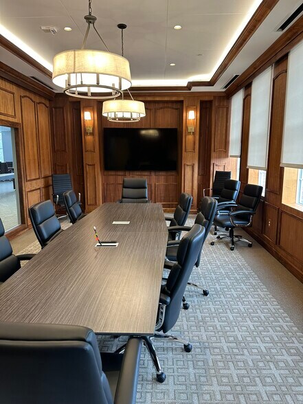 More Photos Of 16740 Birkdale Commons Pky, Huntersville Office Residential For Lease