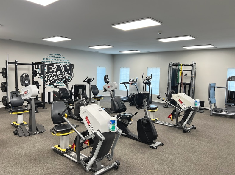 More Photos Of 613 W Lincoln Rd, Kokomo Medical For Sale