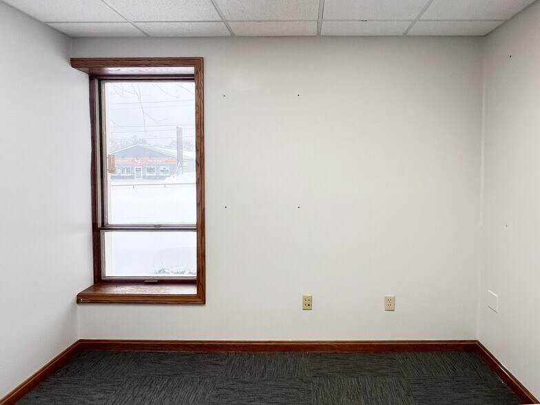 More Photos Of 3800 W 12th St, Erie Medical For Lease