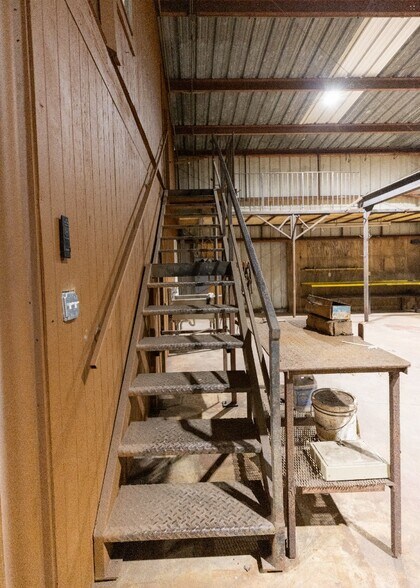 More Photos Of 4824 Pontchartrain Dr, Slidell Light Manufacturing For Sale