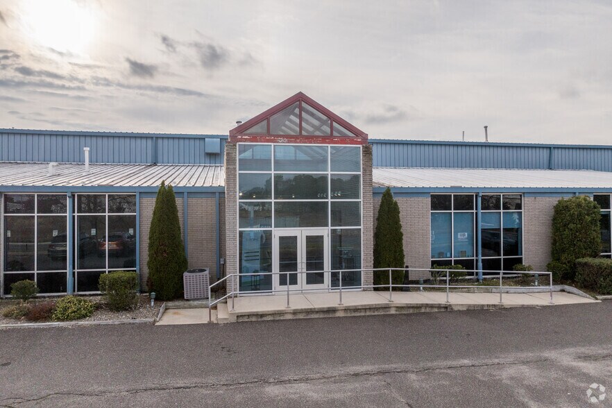 More Photos Of 202 W Parkway Dr, Egg Harbor Township Warehouse For Lease