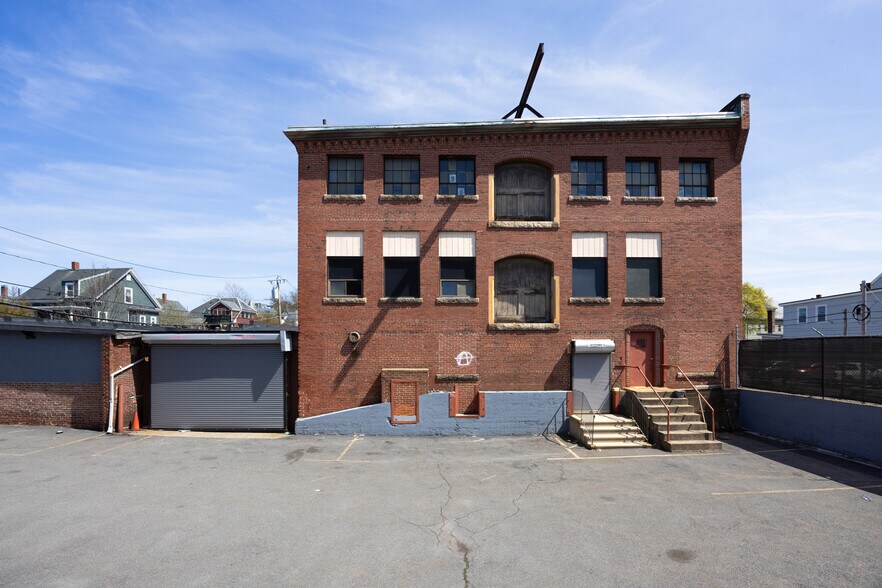 Primary Photo Of 40 Lake St, Somerville Light Manufacturing For Sale