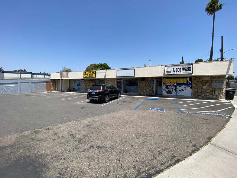 More Photos Of 2329-2335 W Sequoia Ave, Anaheim Storefront Retail Office For Lease