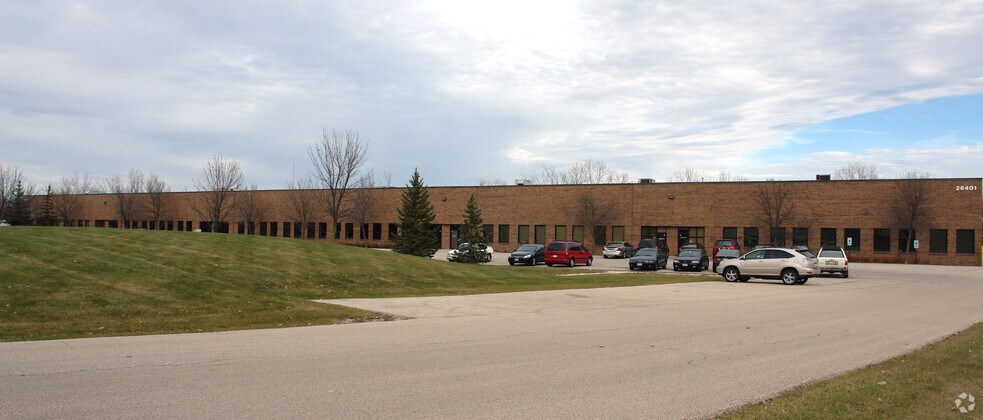 More Photos Of 28401 N Ballard Dr, Lake Forest Warehouse For Lease