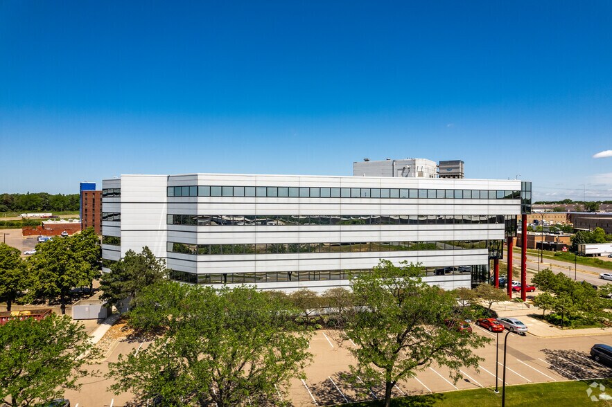 More Photos Of 3433 NE Broadway St, Minneapolis Office For Lease