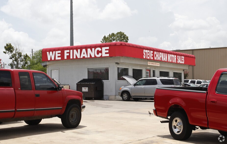 More Photos Of 5919 E Ben White Blvd, Austin Auto Dealership For Sale