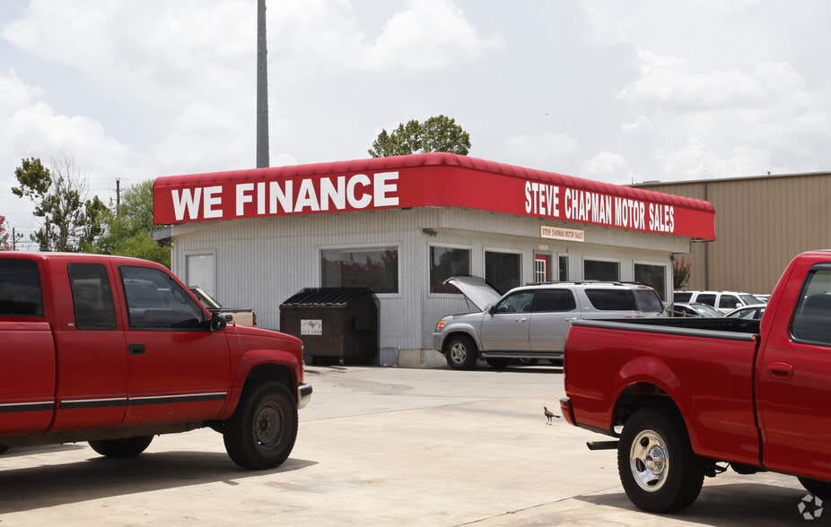 More Photos Of 5919 E Ben White Blvd, Austin Auto Dealership For Sale