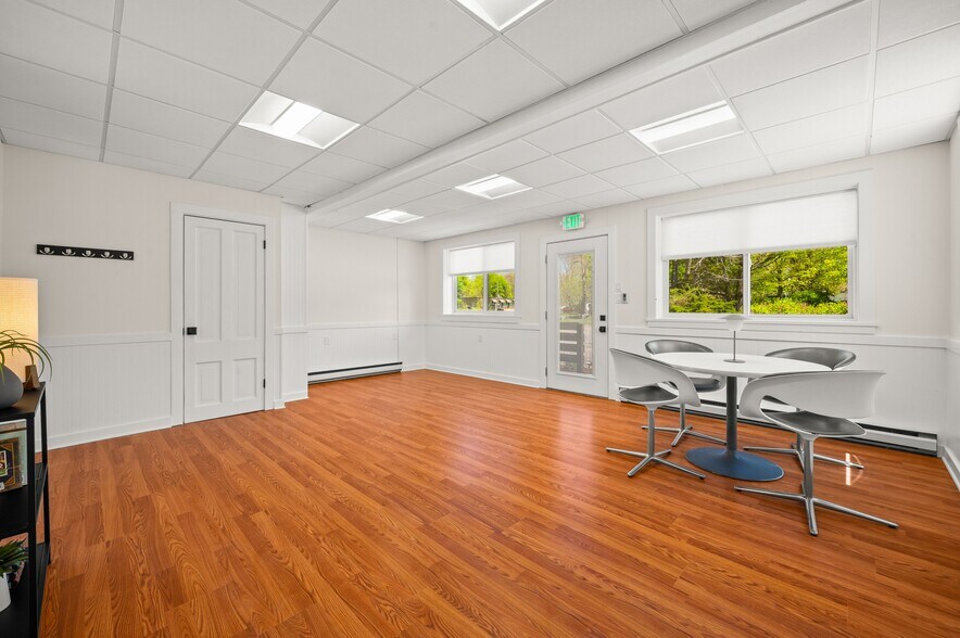 More Photos Of 13676 Prairie, Harbert General Retail For Sale