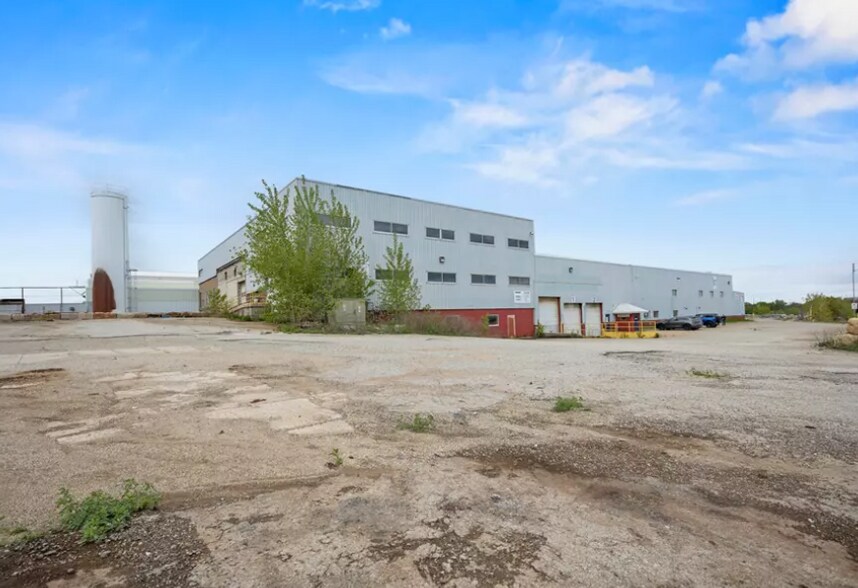 More Photos Of 2929 S Chase Ave, Milwaukee Warehouse For Sale
