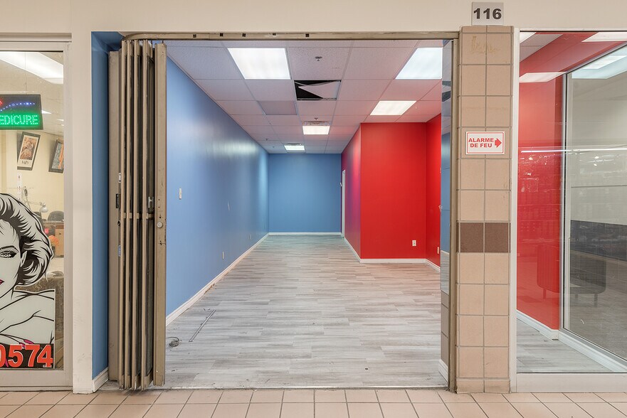 More Photos Of 740 Boul de la Côte-Vertu, Montréal Freestanding For Lease