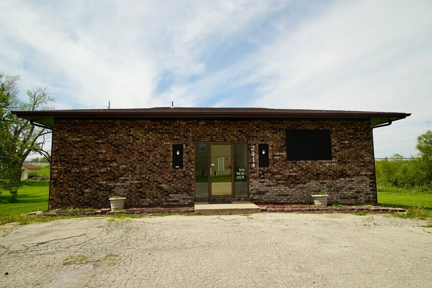 Primary Photo Of 2414 S Leonard Rd, Saint Joseph Office For Sale